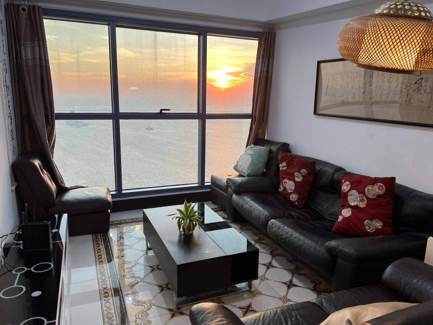 Sunset House Roxas Bay Apartment Manila Bagian luar foto