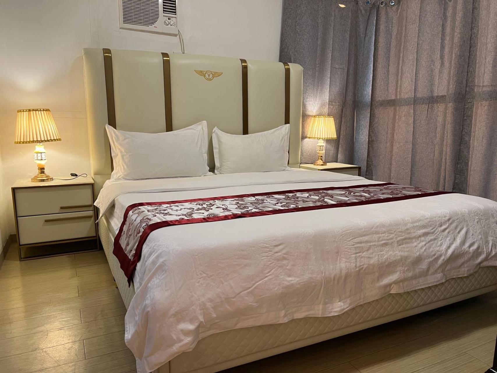 Sunset House Roxas Bay Apartment Manila Bagian luar foto